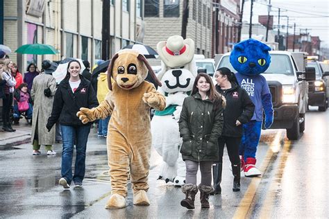 Animal Rescue League moves animals to new shelter during Moving of the Animals Parade | Blogh