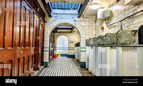 Victorian toilets hi-res stock photography and images - Alamy