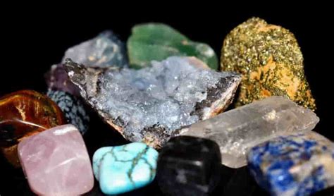 What are the minerals and Gems that found in the Sedimentary rocks? | Geology Page
