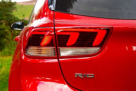 Kia Rio red rear light - Driving Torque