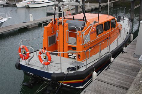 RNLI Shannon Class Lifeboat | 13-01 undergoing trials at lif… | Flickr