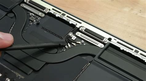 iFixit a suivi le guide Apple pour démonter le MacBook Pro 2023 en vidéo - iPhoneSoft