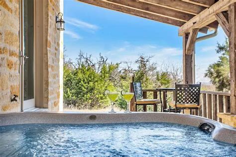 11 Fantastic Cabins with Hot Tubs in Texas [2021 Updated!]