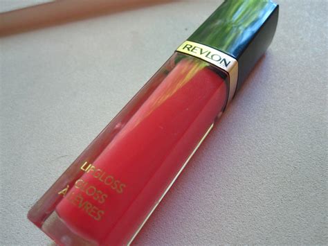 Melissa's Makeup Musings: Review: Revlon Super Lustrous Lip Gloss in Coral Reef