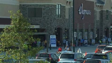 Wegmans opens in Raleigh among heavy traffic, excitement - ABC11 ...