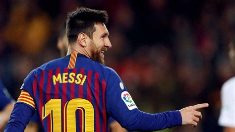 Magical Messi scores 400th La Liga goal as Barcelona ease to 3-0 win ...