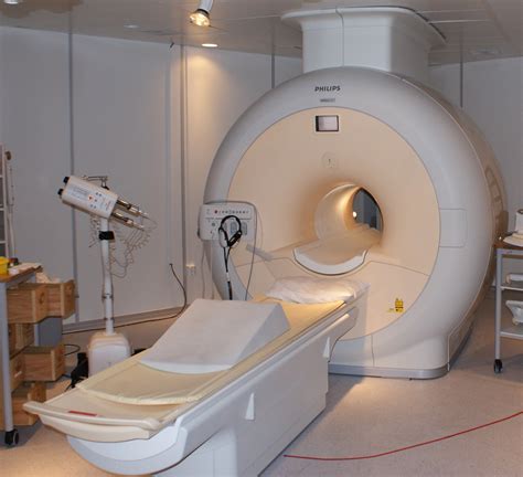 File:MRI-Philips.JPG - Wikimedia Commons