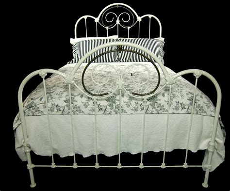 Pin by Antique Cast Iron Beds on Antique Cast Iron Beds | Iron bed ...