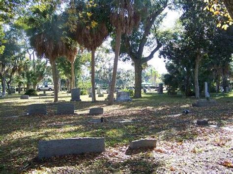 These 10 Florida Ghost Towns Are the Perfect Ghost Hunting Destinations