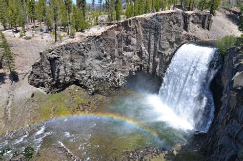 Hike to Rainbow Falls in Mammoth Lakes, California - Roadtripping California