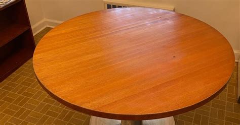 Round kitchen table 46inch diameter x 26 inch h for Free in Old ...