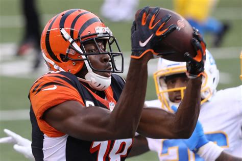 Cardinals agree to year deal with longtime Bengals wide receiver A.J ...