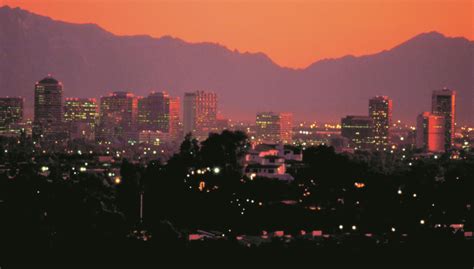 Skyline Phoenix Arizona Sunset / Phoenix Skyline Sunset | View of Phoenix, Arizona from on to ...