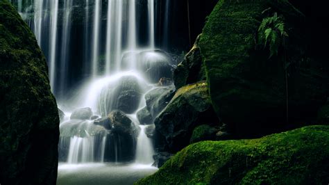 Serene Waterfall: A 4K Ultra HD Nature Escape