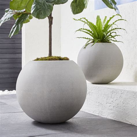 Sphere Small Light Grey Planter in 2019 | Concrete planters, Planters ...