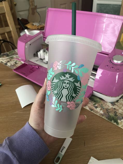 Starbucks Cricut Flower Wreath creation | Starbucks cup design, Custom starbucks cup, Starbucks ...