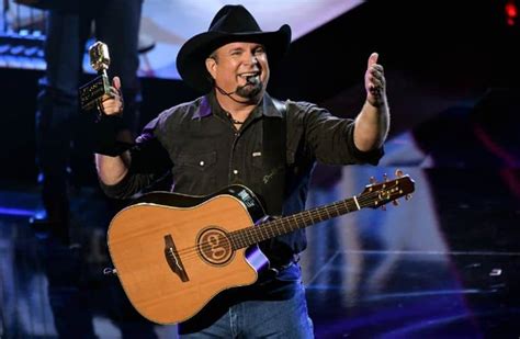 Garth Brooks Announces First-Ever Gillette Stadium Concert - Country Now