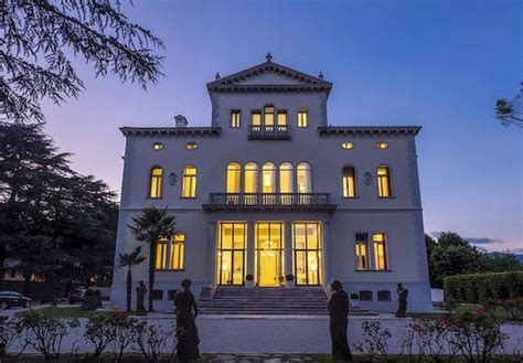 Grand villa with spa & sprawling country views near Treviso ...