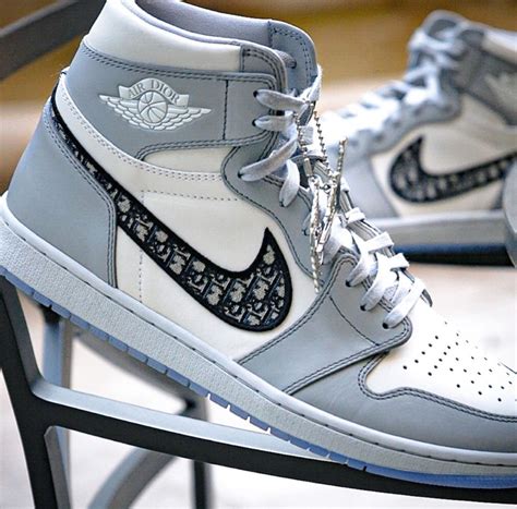 Detailed Look At The Dior x Air Jordan 1 High | Sneaker Buzz