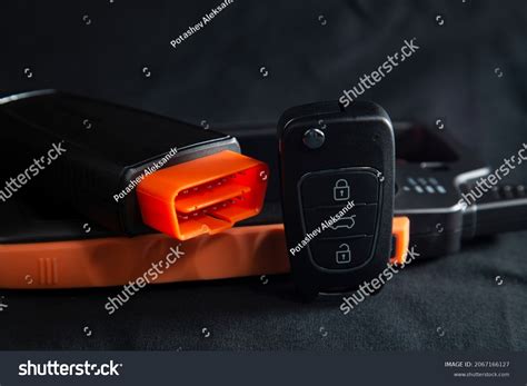 356 Car key programming Images, Stock Photos & Vectors | Shutterstock