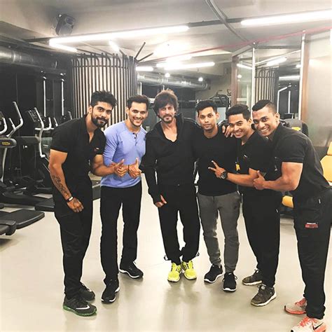 Watch: Shah Rukh Khan visits the gym for the very first time ...