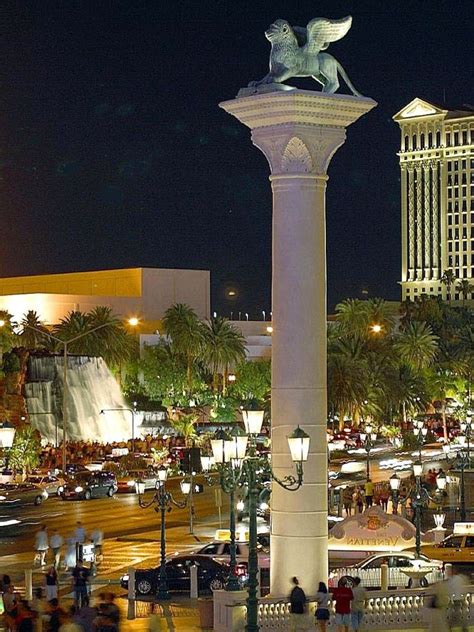 Las Vegas #casinos #entertainment #night life #beautiful spots | Cool ...