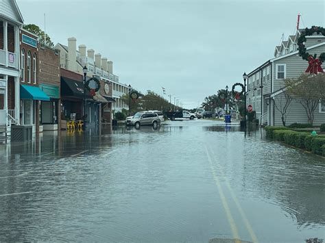 Town of Beaufort experiencing flooding after Monday high tide | WCTI