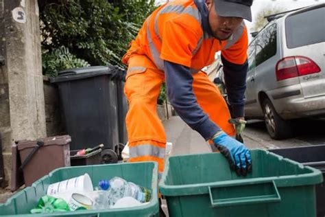 Bristol Waste issues statement after failing to collect from 200 streets in one day