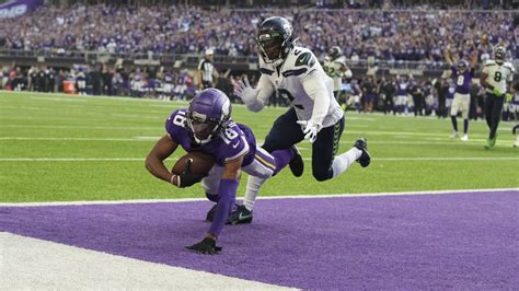 Minnesota Vikings wide receiver Justin Jefferson hits the Griddy after shaking CB for open TD