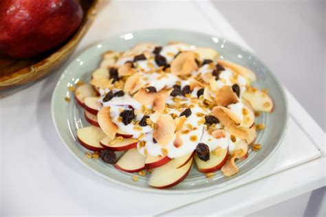 Joy Bauer's Healthy Breakfast Nachos Recipe