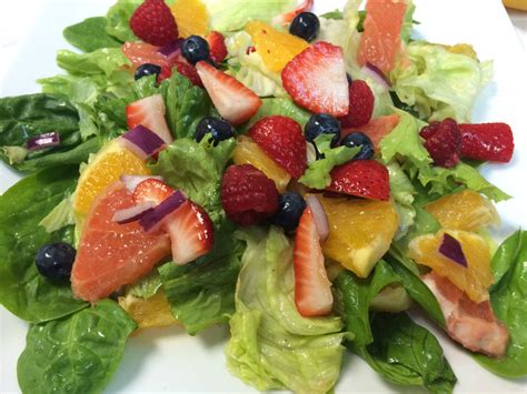 Fruit Filled Green Salad with Citrus Dressing | JAQUO Lifestyle Magazine