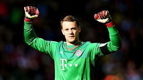 Manuel Neuer returns to Bayern Munich training after recovering from injury