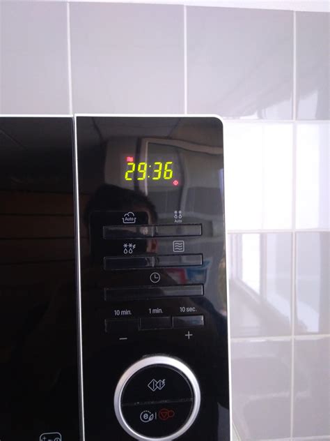 How? And yes it's the idle clock display, nothing to do with a heating timer : r/softwaregore