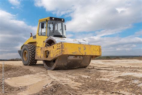 Walze Planierwalze Baustellenfahrzeug Stock Photo | Adobe Stock