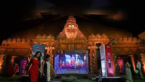 In Mumbai: Your guide to pandal hopping this Durga puja | Mumbai news ...