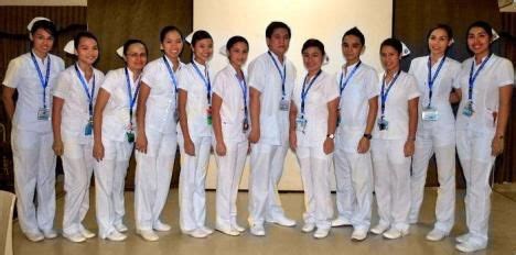 Philipine nurses. With trousers more practical but not so nice to look at. | Uniformes de ...