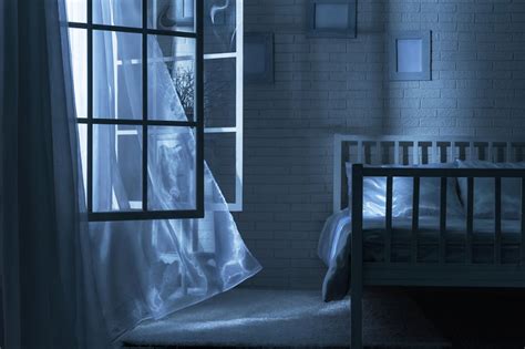 Leaving Windows Open at Night: Is It Healthy and Safe? » Comfy Bedrooms