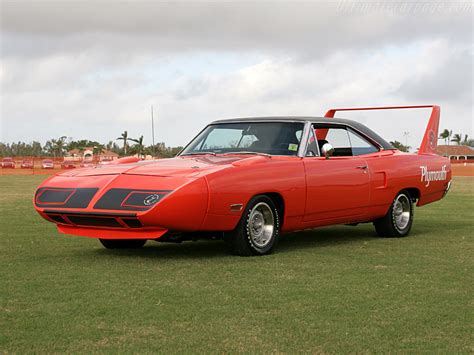 Plymouth Road Runner Superbird High Resolution Image (1 of 12)