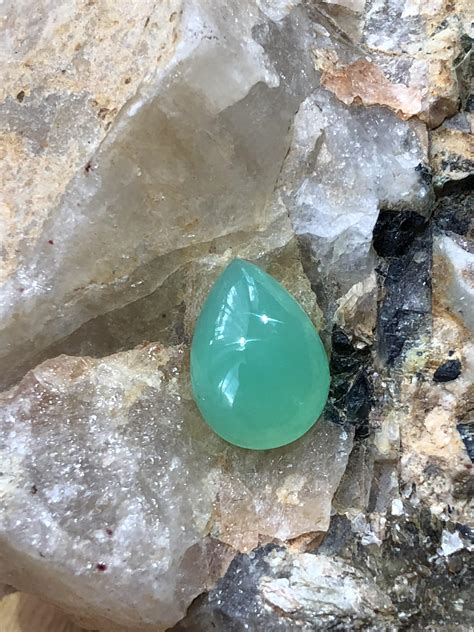 Chrysoprase 5.12 cts- Ethical Gems & Responsibly Sourced