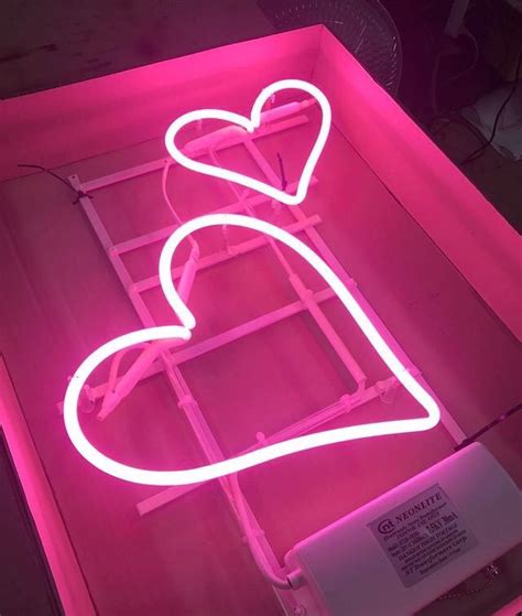 #neon #aesthetics #aesthetic #color #light #depe #heart https://weheartit.com/entry/326721955 ...