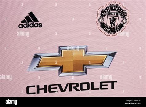 Manchester united pink kit hi-res stock photography and images - Alamy