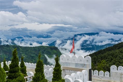 7 Hidden Gems in Himachal Pradesh to Explore After the Pandemic - OYO