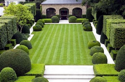 Lawn mowing and scarifying - Tips lawn in spring – Ofdesign