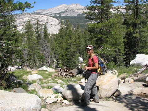 Extreme Hiking - Hiking Arnold Rim Trail Angels Camp California USA