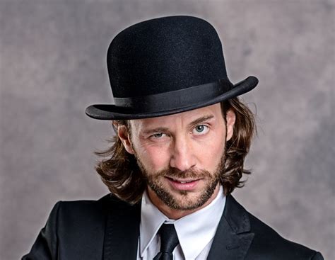 12 Types of Men's Hats for Long Hair (2024 Trends)