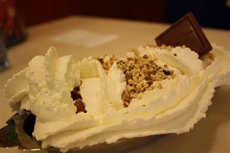 Better Than A Travel Guide: Chocolate and ice cream at Ghirardelli