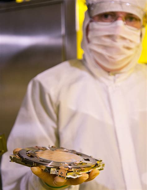 Engineer presents a 6-inch GaN wafer in production | BAE Systems