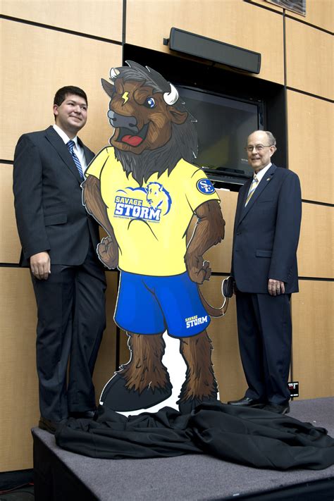 Southeastern Oklahoma State University introduces new bison mascot ...