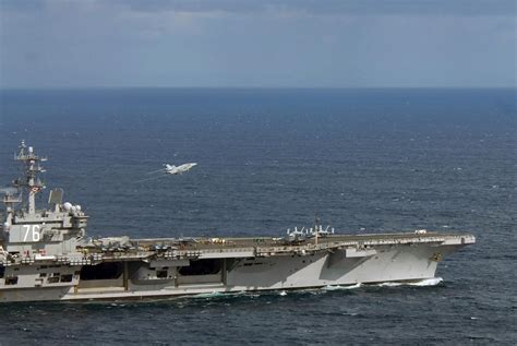 SUPER AIRCRAFT CARRIER - USS RONALD REAGAN [CVN-76]