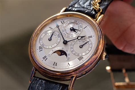 Best Online Watch Retailers Specialising in Vintage Watches